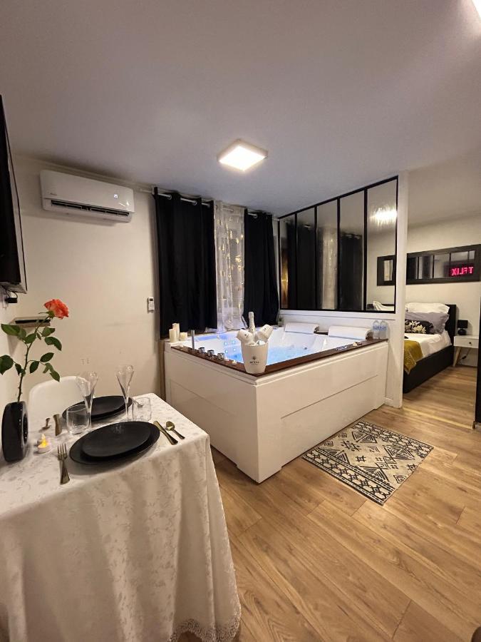Love A - 25m2 Pour 2 Personnes Avec Un Jacuzzi Prive